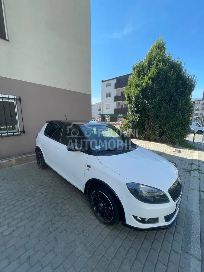 Skoda Fabia 2013 photo 3