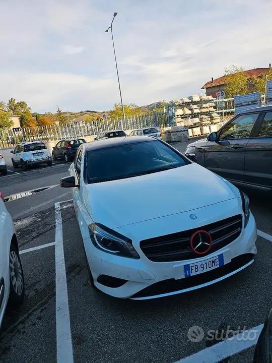 Mercedes-Benz A 2016 photo 2