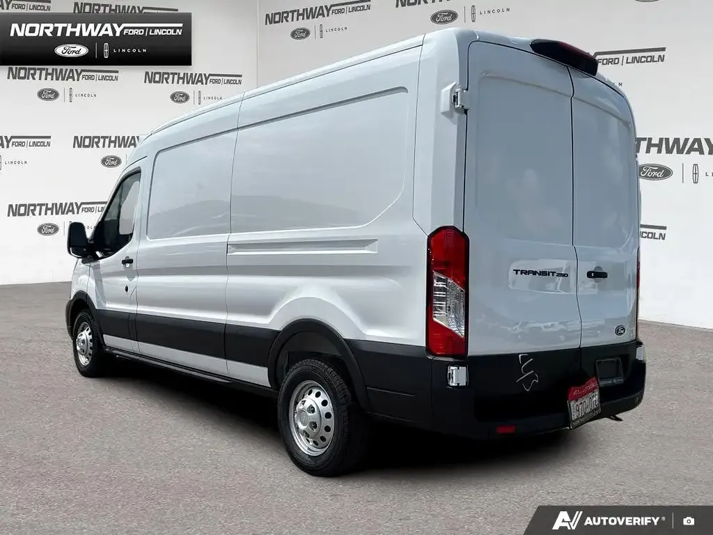 Ford Transit Cargo Van 2026 photo 4