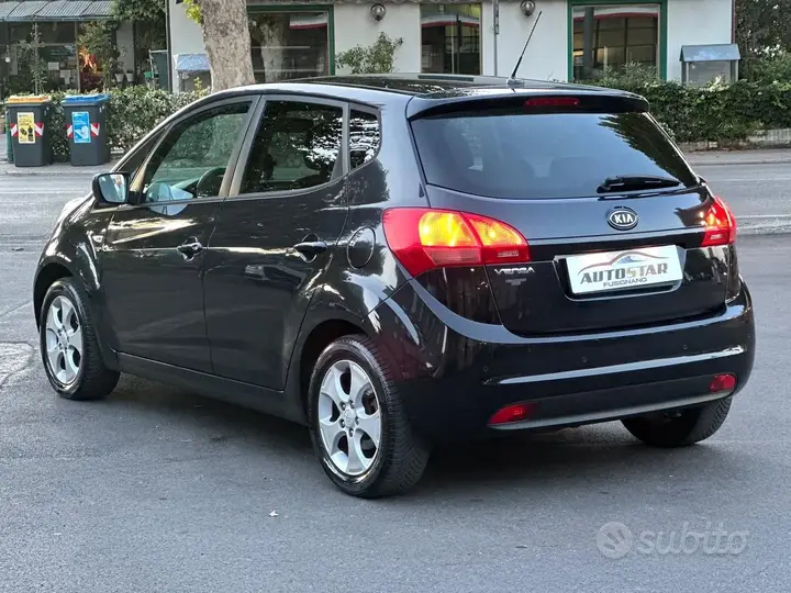 Kia Venga 2012 photo 4