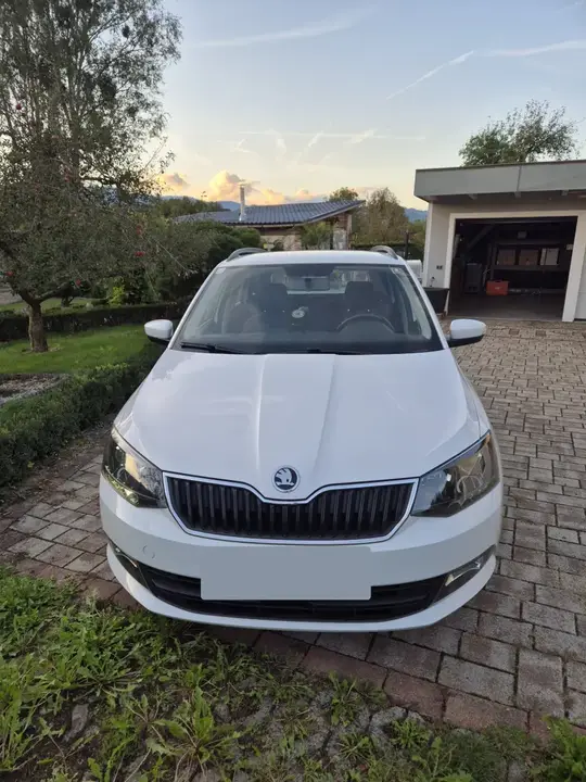 Skoda Fabia 2017 photo 2