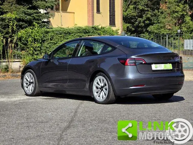 Tesla Model 3 2022 photo 3