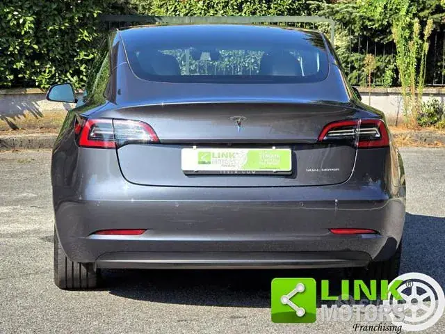 Tesla Model 3 2022 photo 2