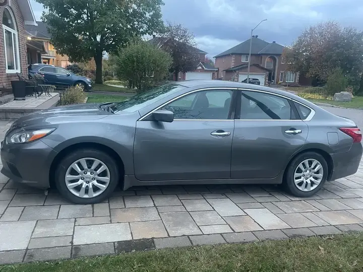 Nissan Altima 2017 photo 2
