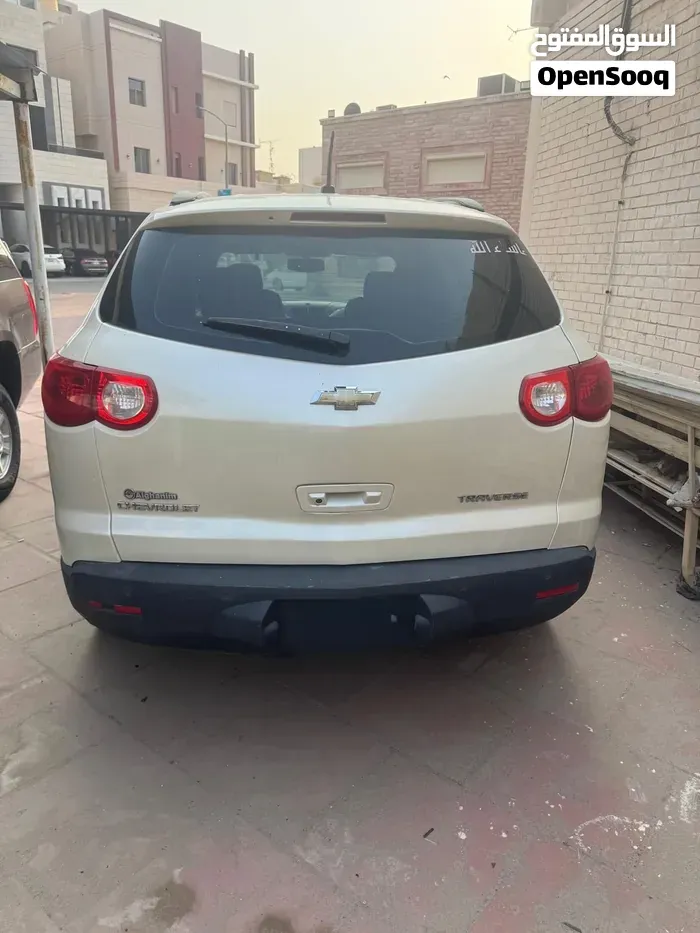 Chevrolet Traverse 2012 photo 2