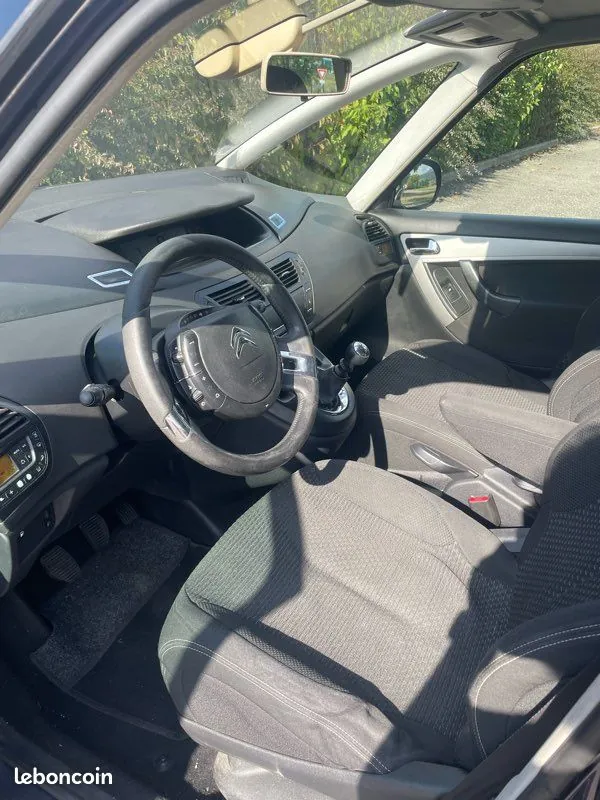 Citroen C4 Picasso 2011 photo 3