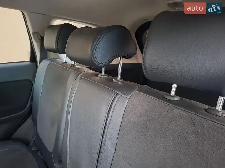 Mitsubishi Outlander 2012 photo 3