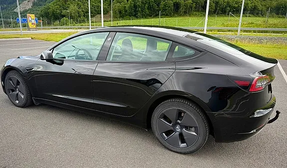 Tesla Model 3 2022 photo 4