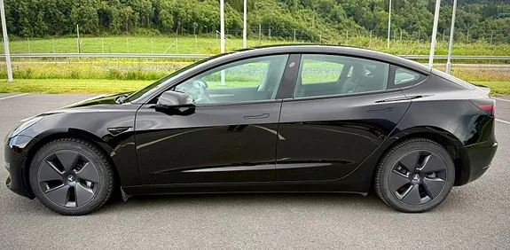 Tesla Model 3 2022 photo 3
