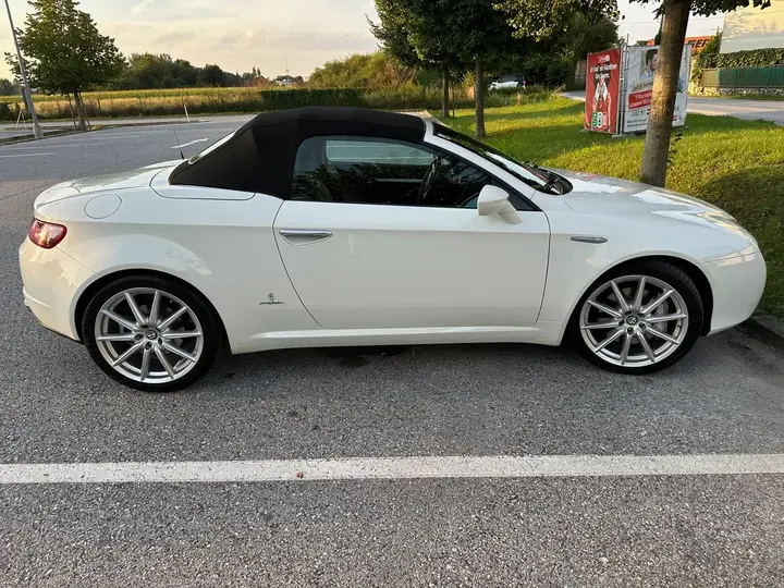 Alfa Romeo Spider