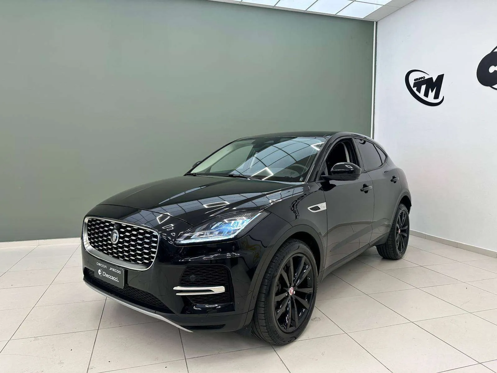 Jaguar E-Pace 2021 photo 4