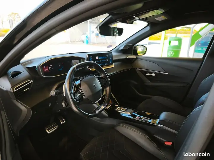 Peugeot 208 2023 photo 3