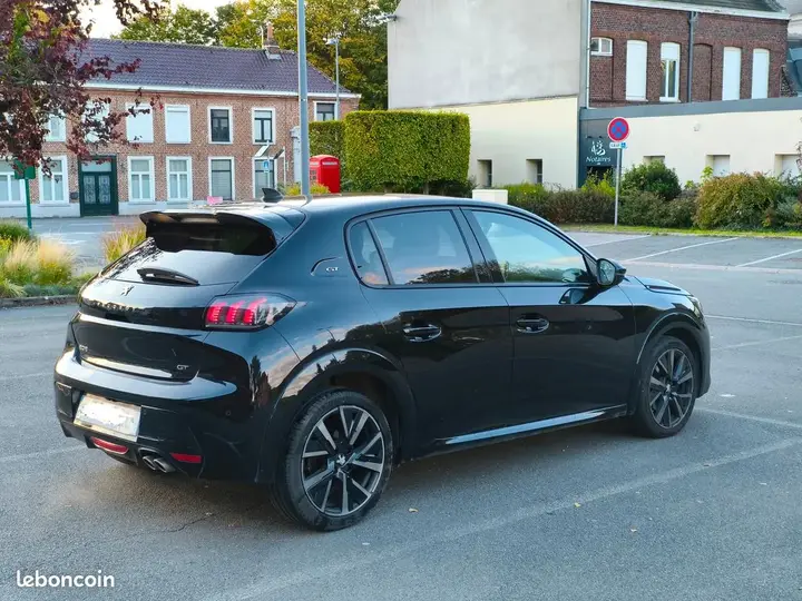Peugeot 208 2023 photo 2
