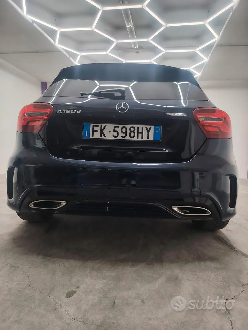 Mercedes-Benz A180 2017 photo 5