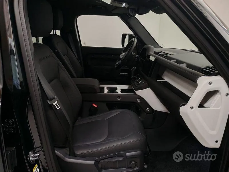Land Rover Defender 2025 photo 3