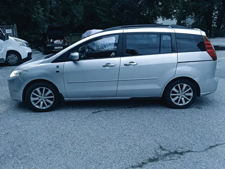 Mazda Mazda5 2007 photo 3