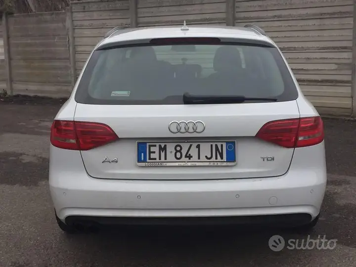 Audi A4 Avant 2012 photo 5