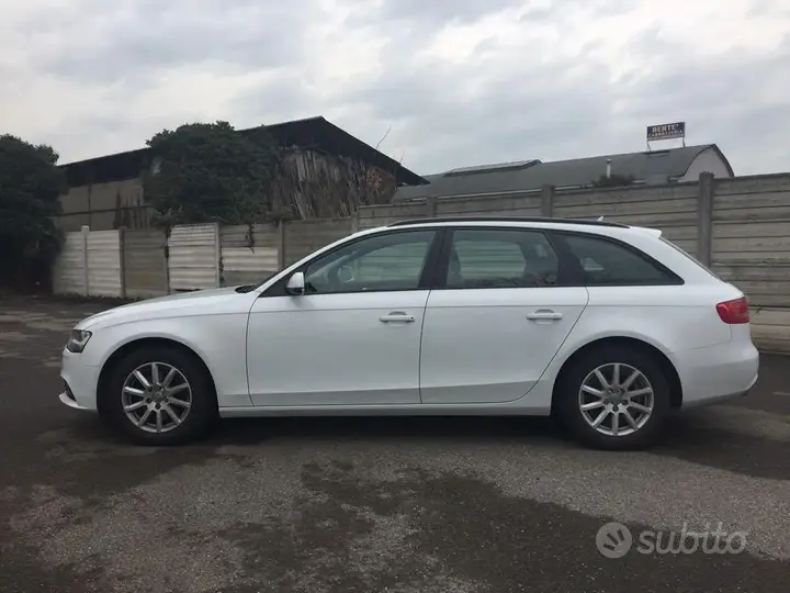 Audi A4 Avant 2012 photo 3