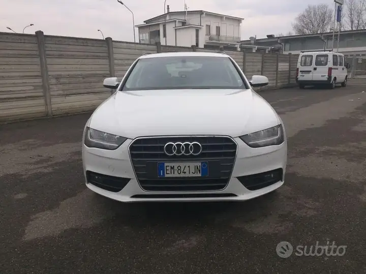 Audi A4 Avant 2012 photo 2