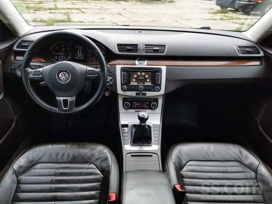 Volkswagen Passat 2011 photo 5