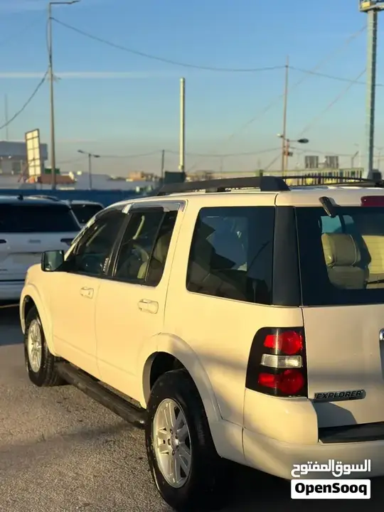 Ford Explorer 2010 photo 4
