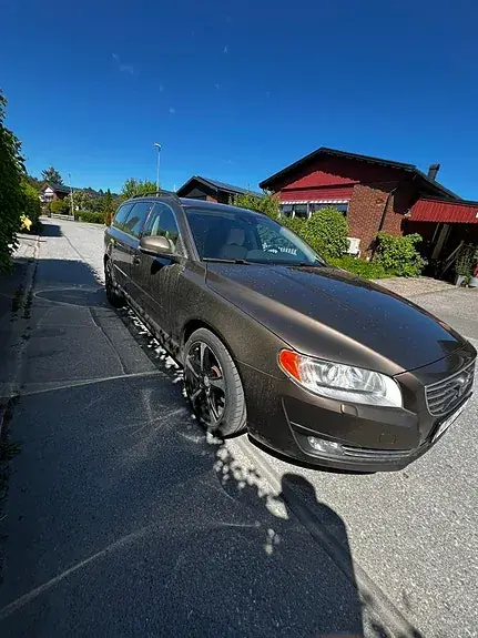 Volvo V70 2014 photo 2