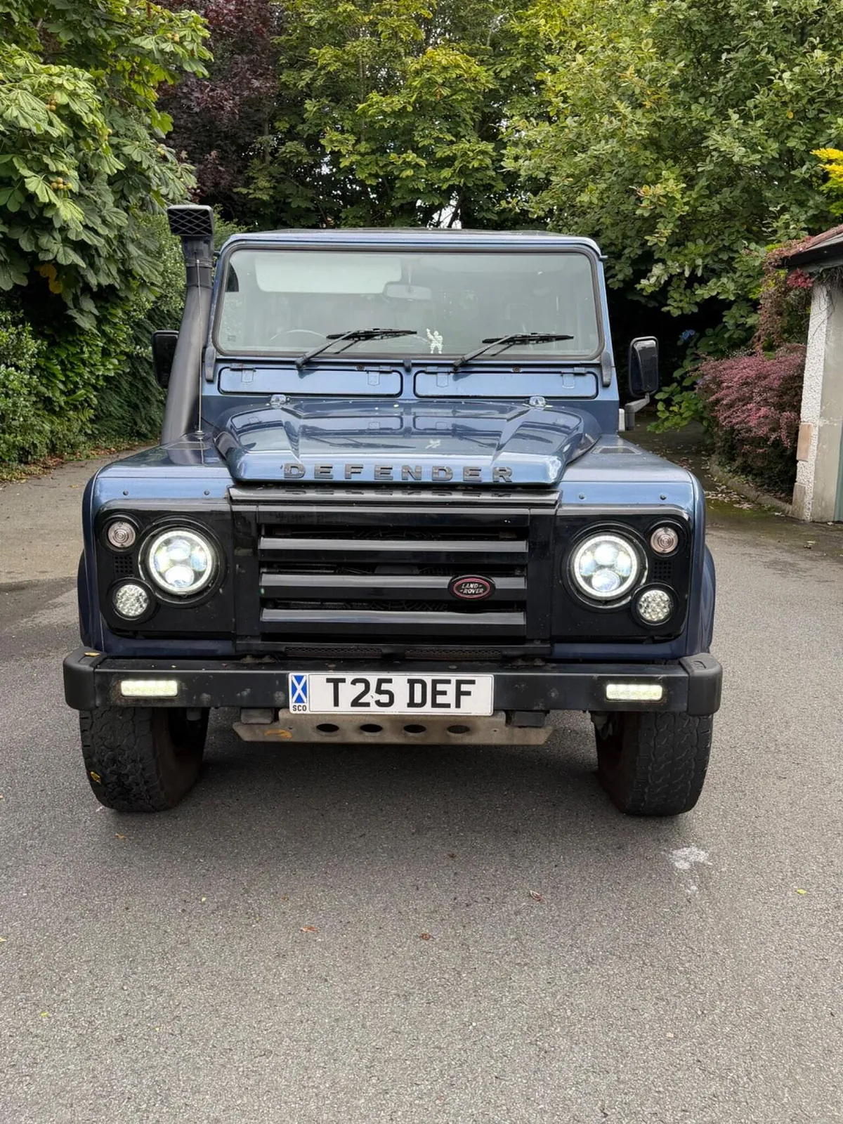 Land Rover Defender 90