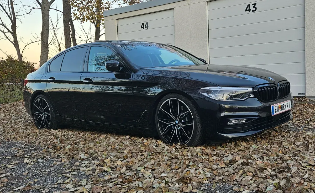 BMW 5 Series 2018 photo 2
