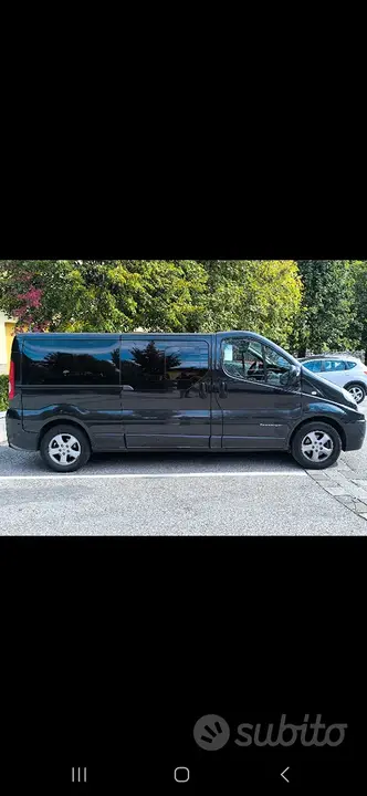 Renault Trafic 2010 photo 2