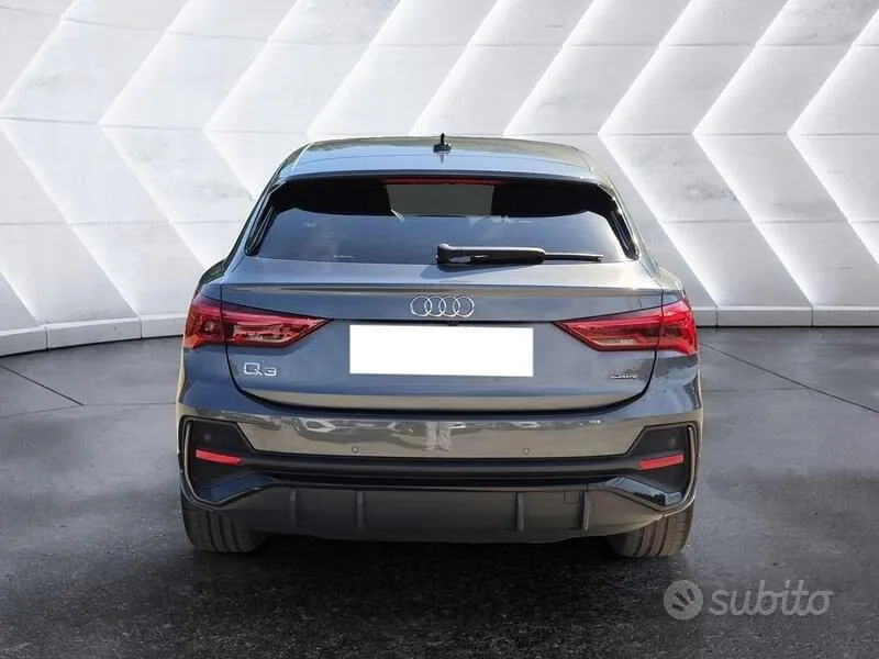 Audi Q3 2023 photo 3