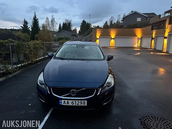Volvo V60 2012 photo 2