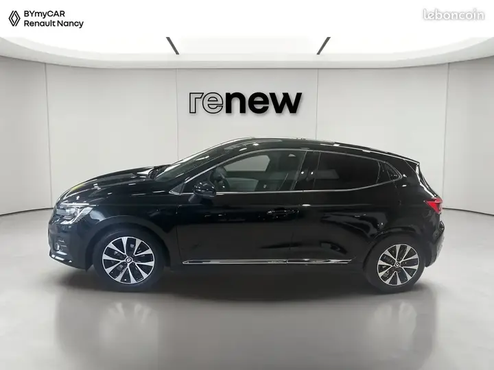Renault Clio 2023 photo 2