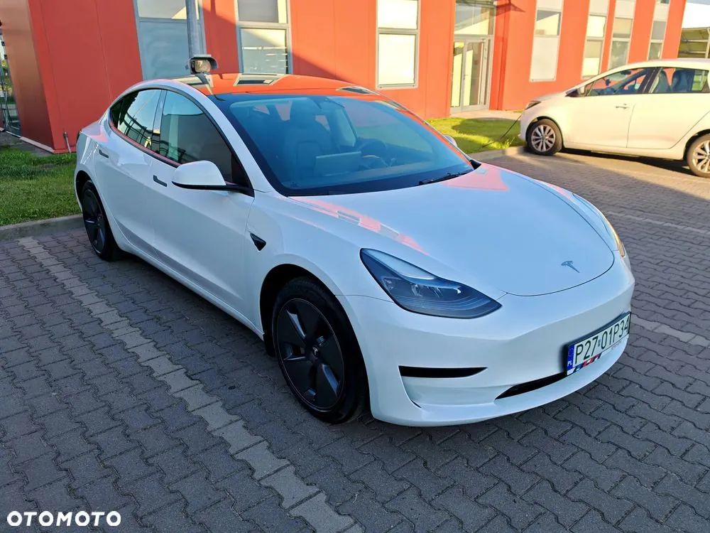 Tesla Model 3 2023 photo 2