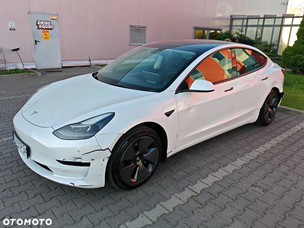 Tesla Model 3 2023 photo 3