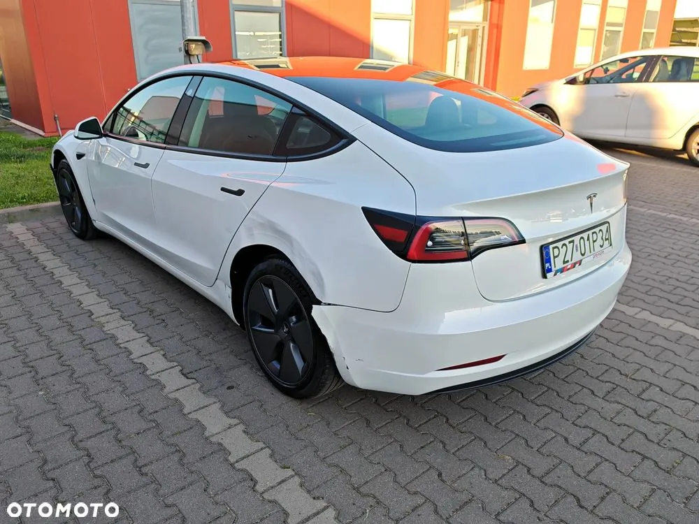Tesla Model 3 2023 photo 4
