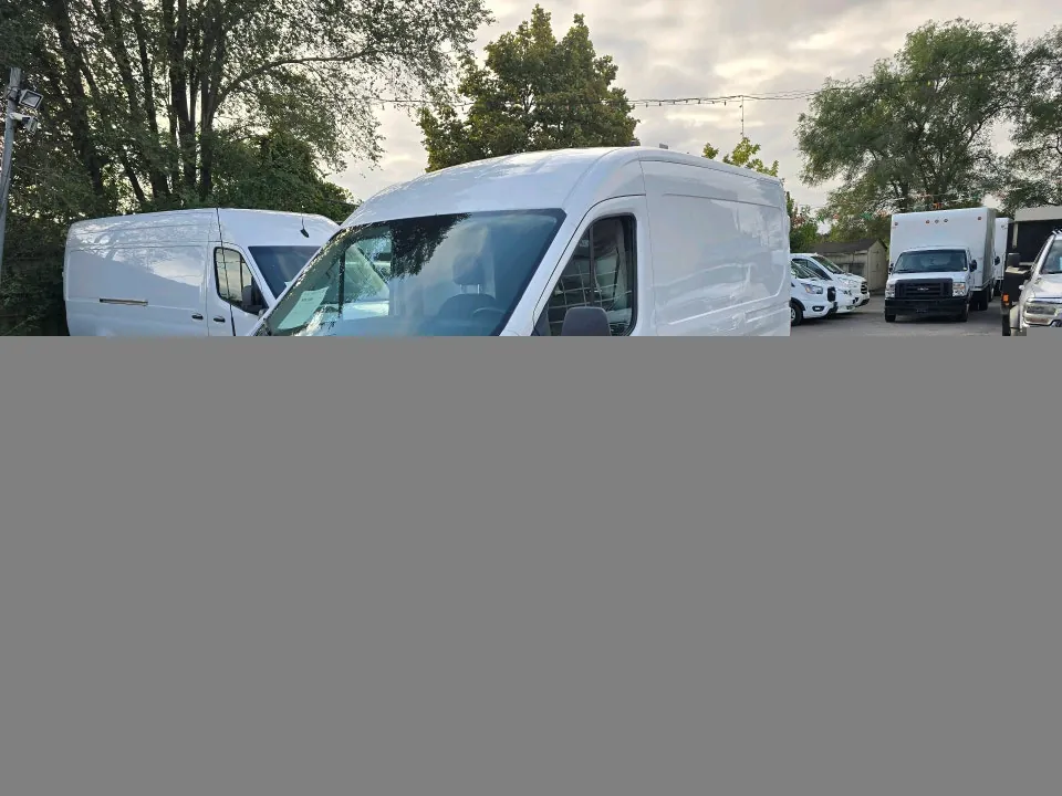 Ford Transit 2023 photo 2