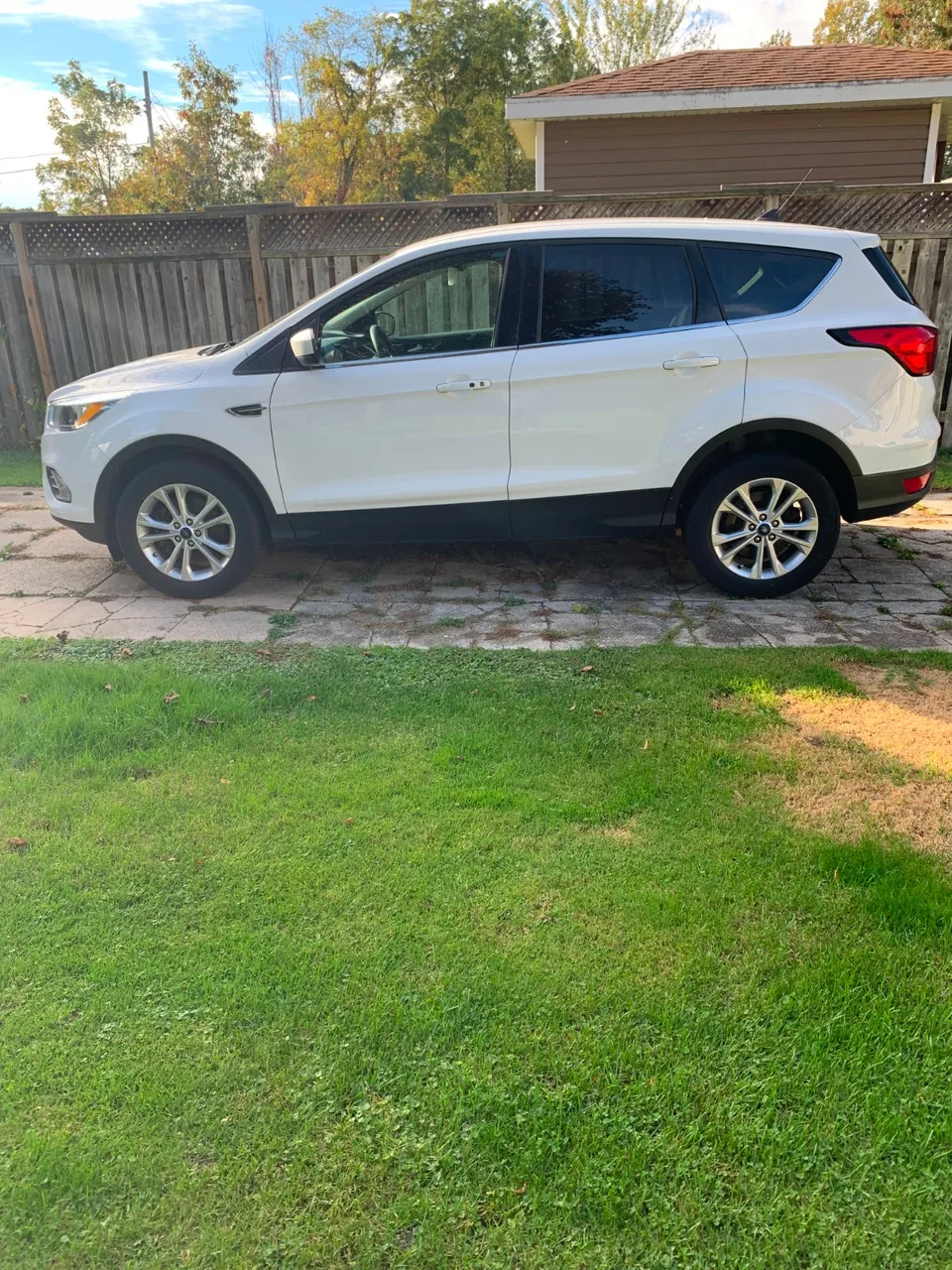 Ford Escape 2019 photo 2