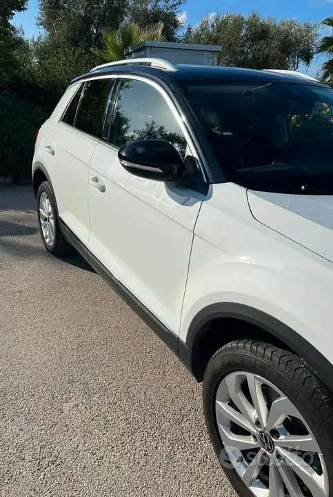 Volkswagen T-Roc 2022 photo 2