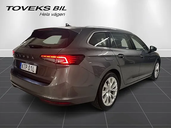 Skoda Superb 2025 photo 4