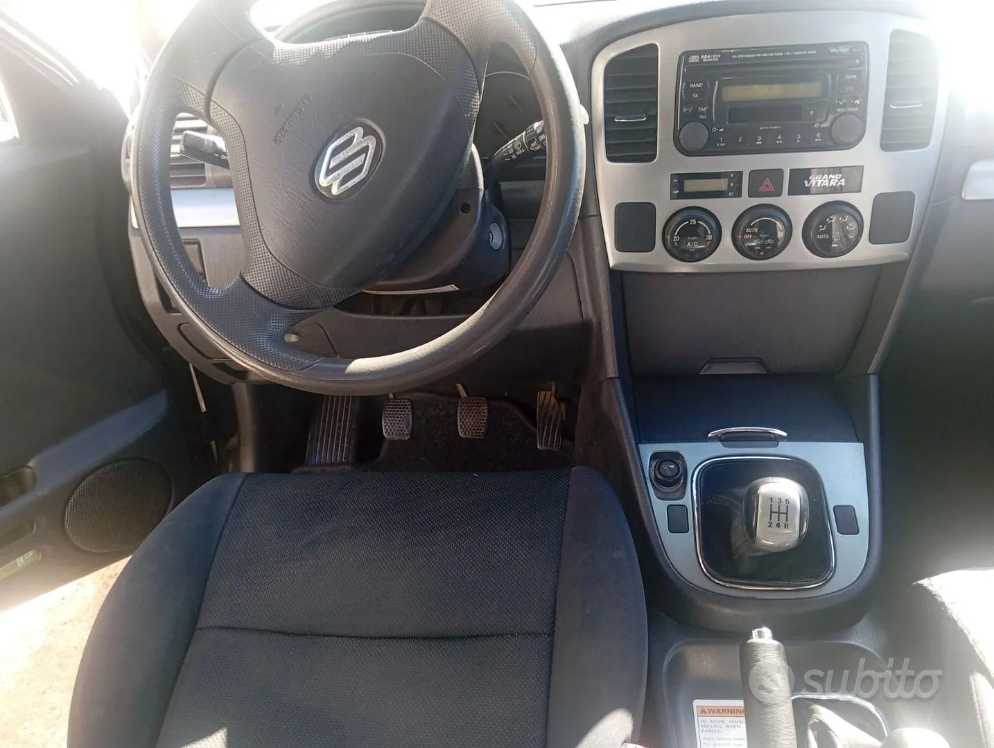Suzuki Grand Vitara 2004 photo 2