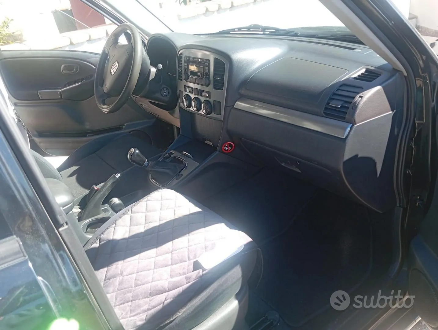 Suzuki Grand Vitara 2004 photo 3