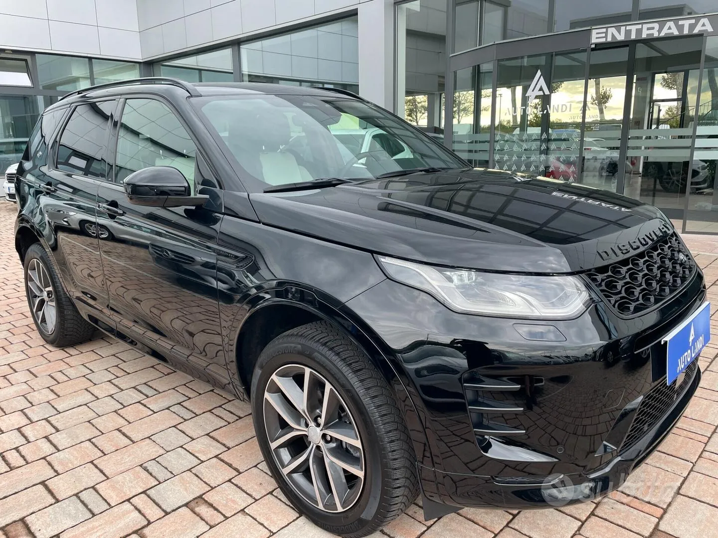 Land Rover Discovery Sport 2024 photo 2