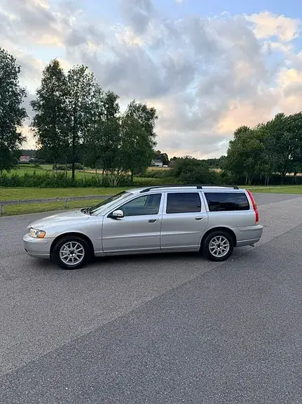 Volvo V70 2007 photo 2