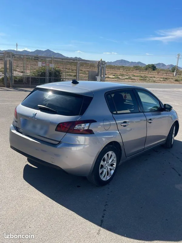 Peugeot 308 2015 photo 2