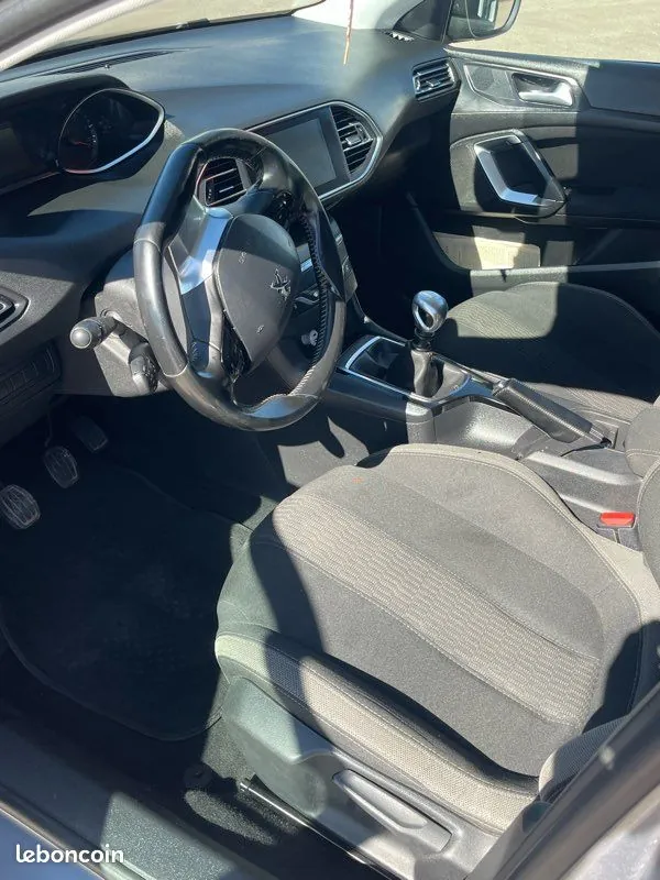 Peugeot 308 2015 photo 3