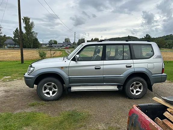 Toyota Land Cruiser 2002 photo 2