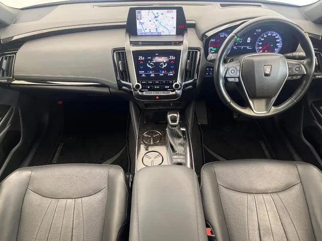 Toyota Crown Hybrid G-Executive 2018 photo 2