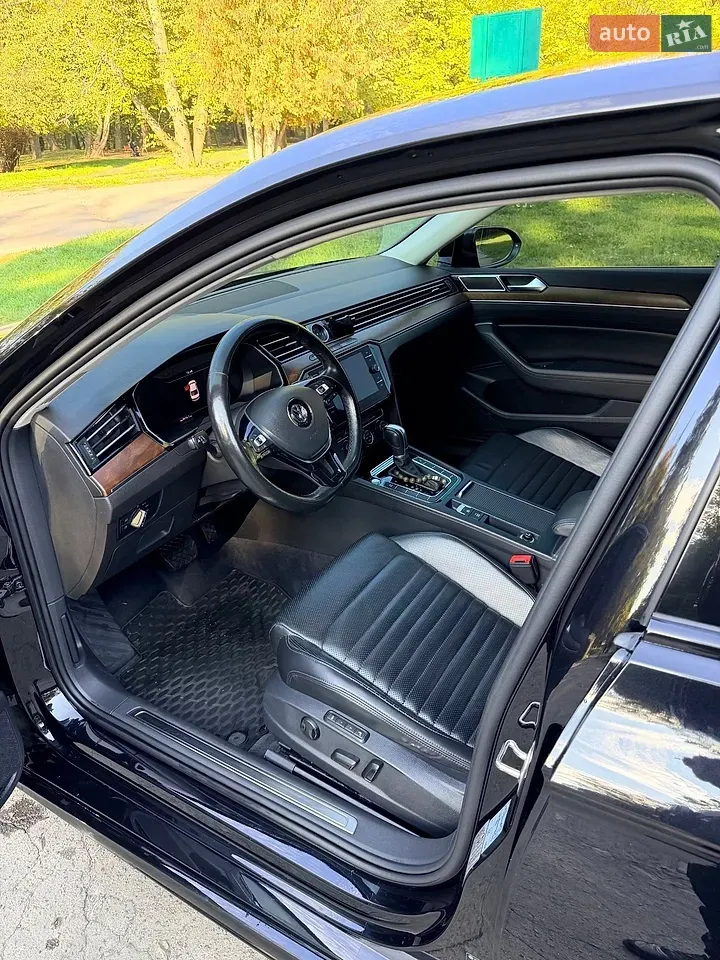 Volkswagen Passat 2018 photo 2