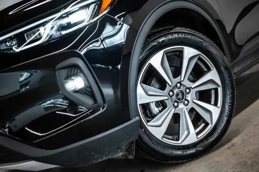 Ford Escape 2025 photo 2