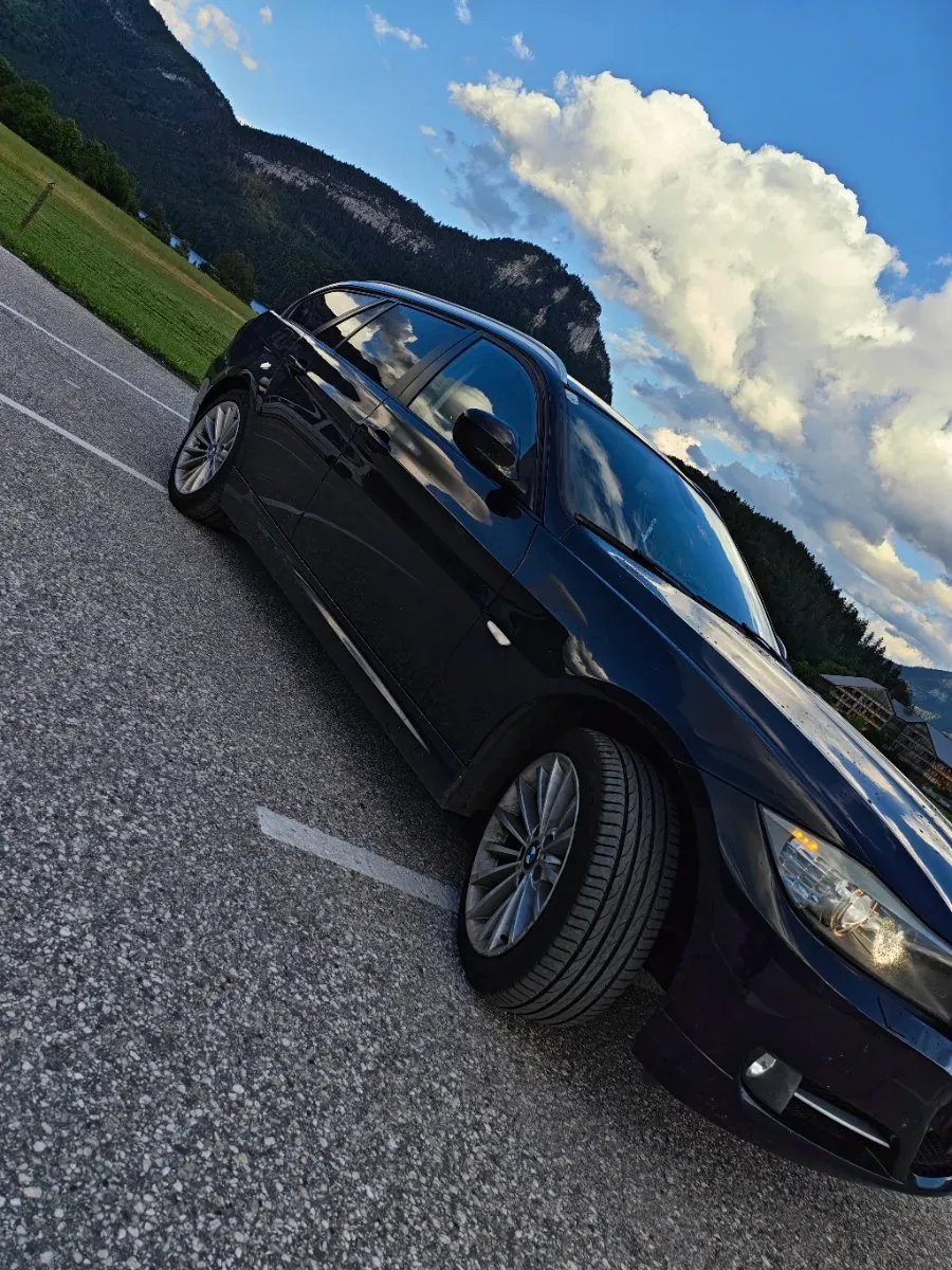 BMW 3 Series 2010 photo 2